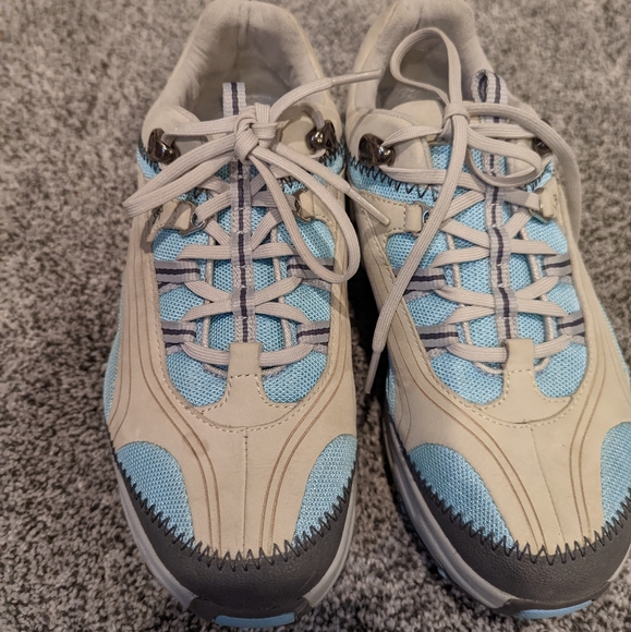 MBT Rocker Shoes - Picture 8 of 9